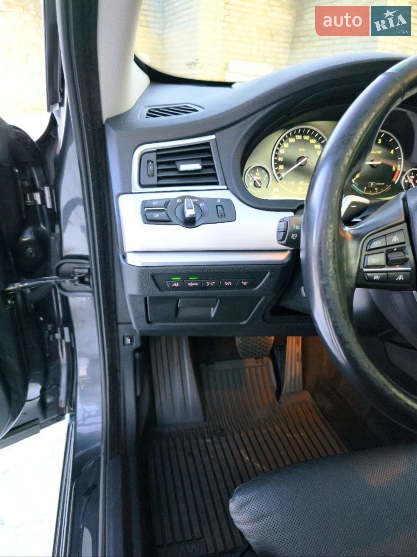 2010 BMW 5er - мініатюра 11