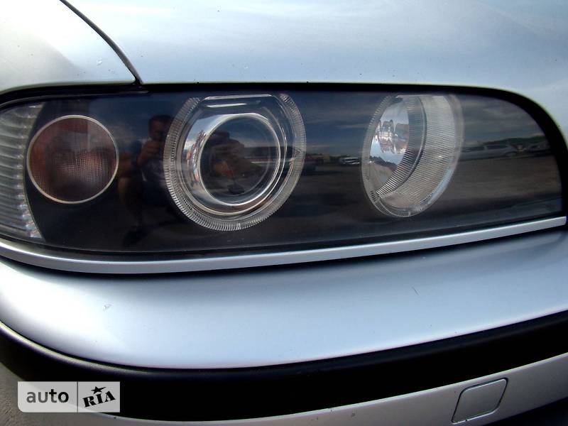 Седан BMW 5 Series 2000 в Львове