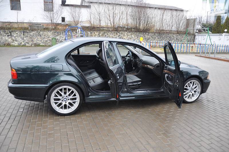 Седан BMW 5 Series 2002 в Ровно