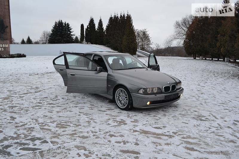 Седан BMW 5 Series 2003 в Ровно