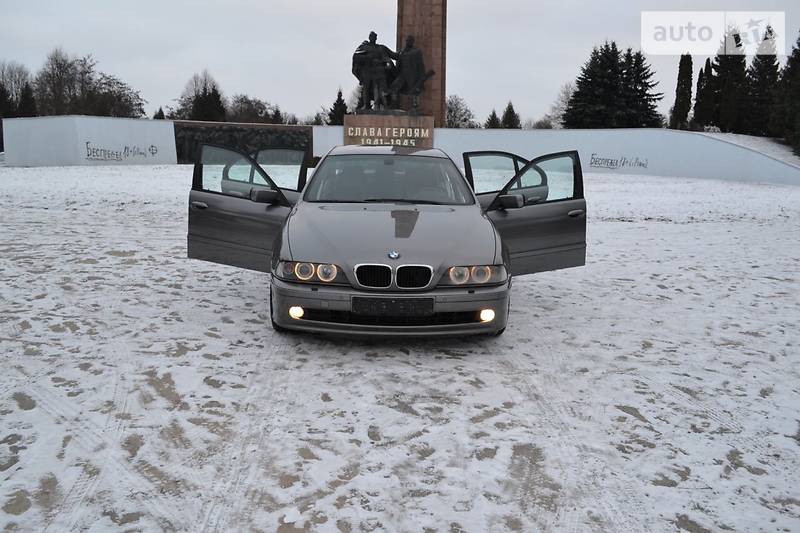 Седан BMW 5 Series 2003 в Ровно