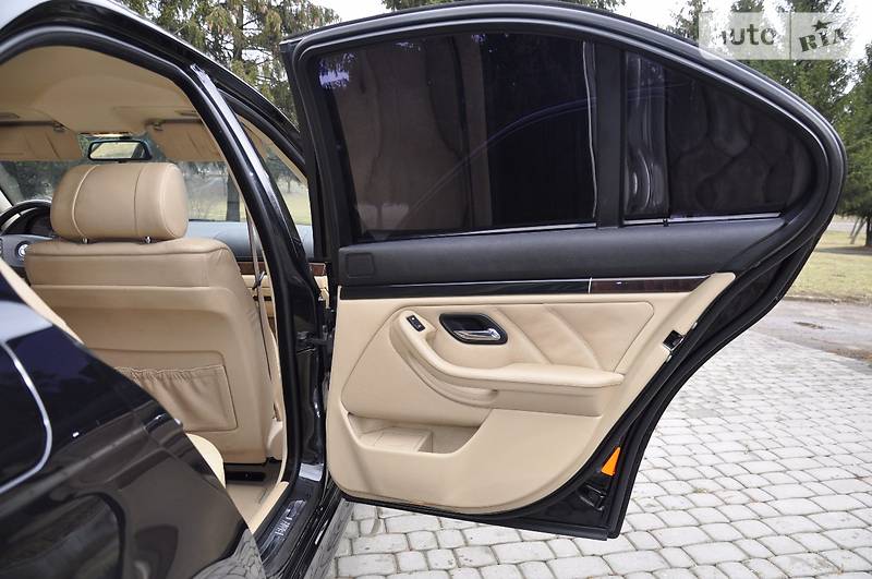 Седан BMW 5 Series 2003 в Ровно