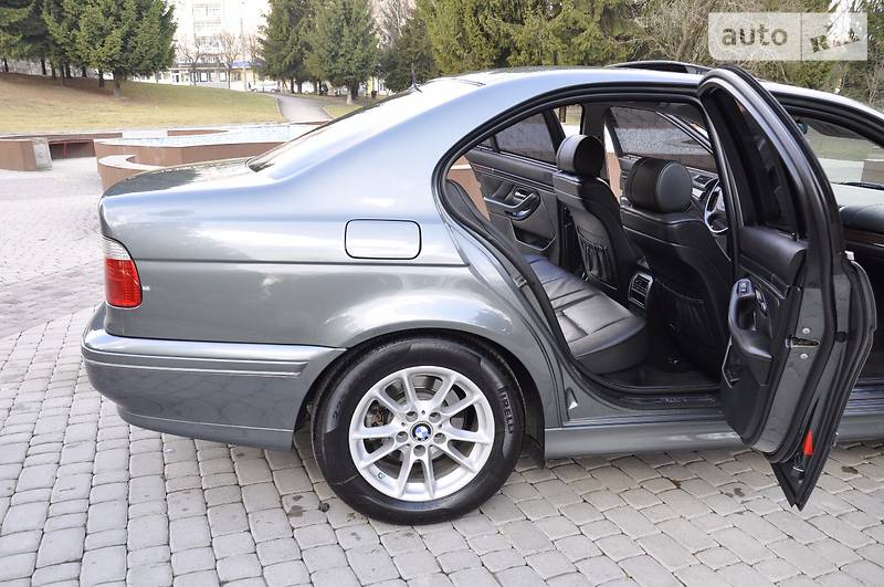 Седан BMW 5 Series 2003 в Ровно