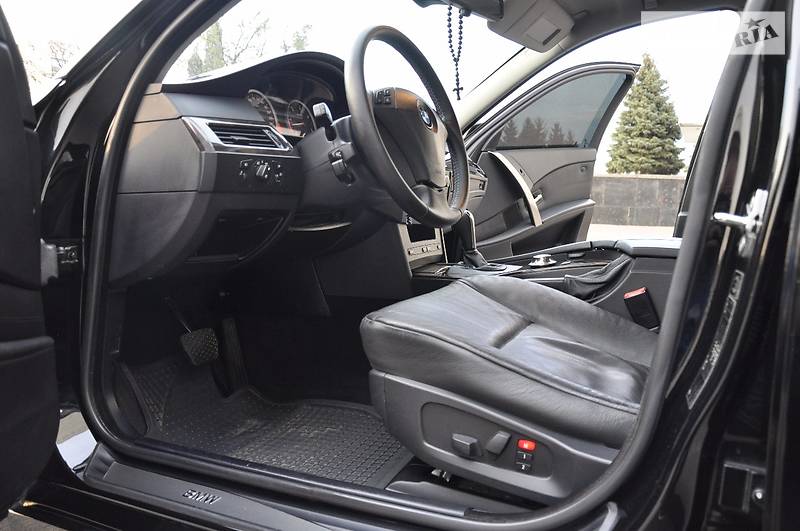 Седан BMW 5 Series 2004 в Ровно