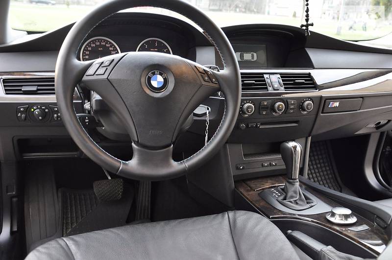 Седан BMW 5 Series 2004 в Ровно