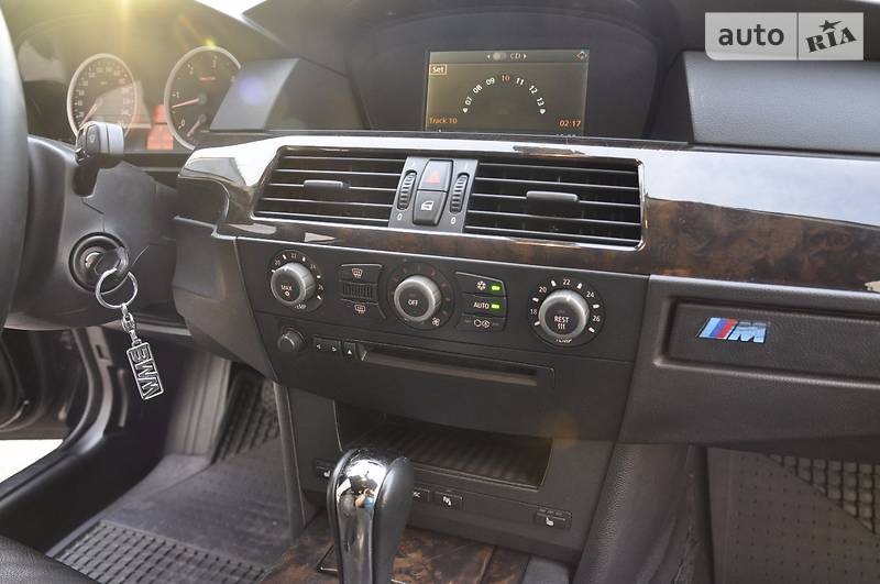 Седан BMW 5 Series 2004 в Ровно