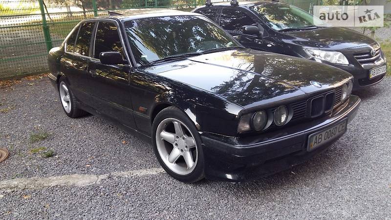 Седан BMW 5 Series 1993 в Киеве