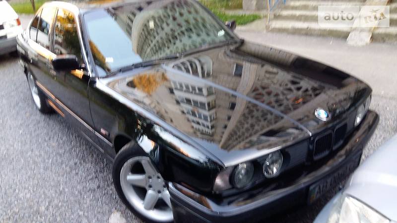 Седан BMW 5 Series 1993 в Киеве