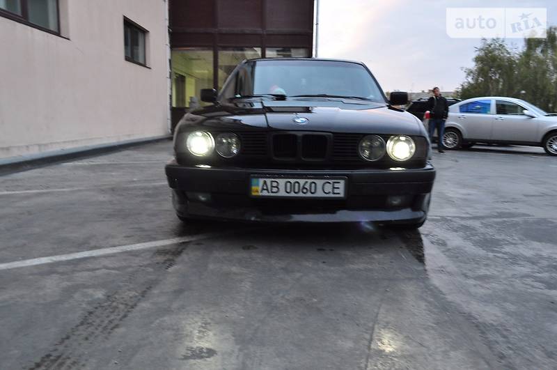 Седан BMW 5 Series 1993 в Киеве