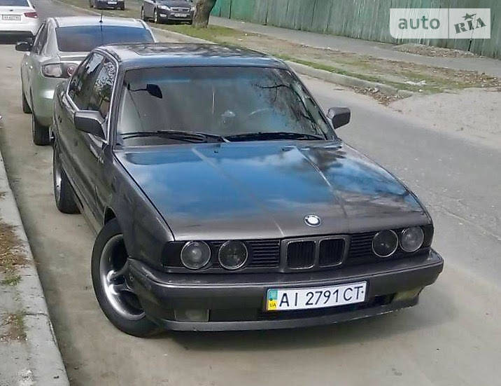 Седан BMW 5 Series 1988 в Киеве