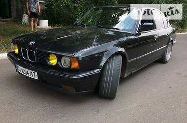 Седан BMW 5 Series 1990 в Запорожье