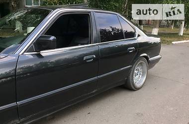 Седан BMW 5 Series 1990 в Запорожье