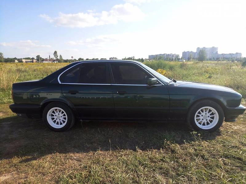 Седан BMW 5 Series 1993 в Киеве