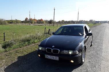 Седан BMW 5 Series 2000 в Стрые