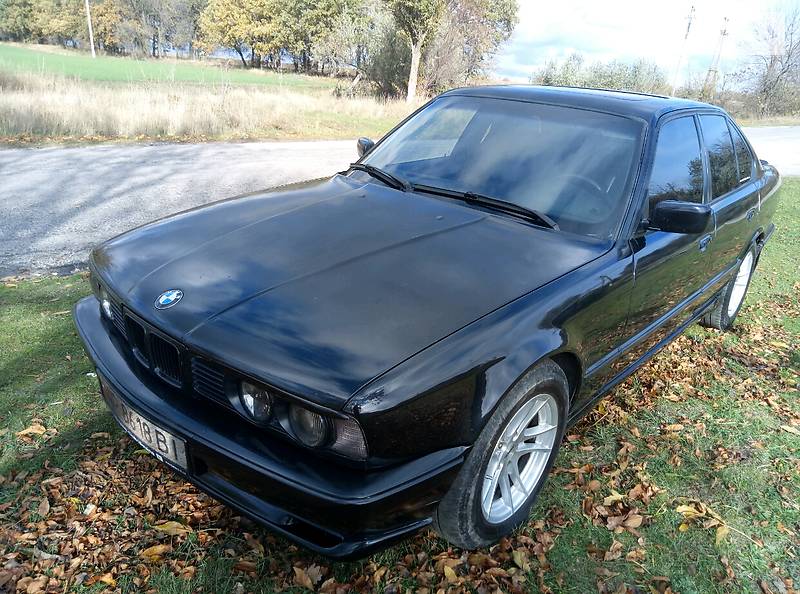 Седан BMW 5 Series 1990 в Запорожье