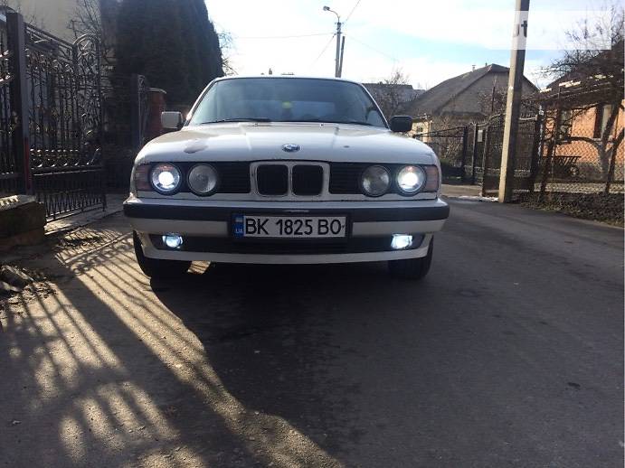 Седан BMW 5 Series 1994 в Ровно