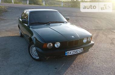 Седан BMW 5 Series 1992 в Волочиске