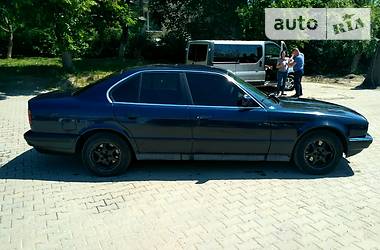 Седан BMW 5 Series 1988 в Чернівцях