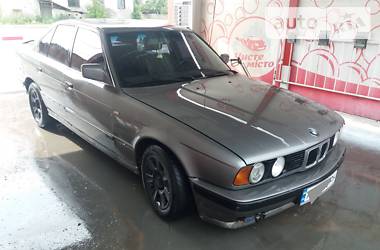 Седан BMW 5 Series 1988 в Виннице