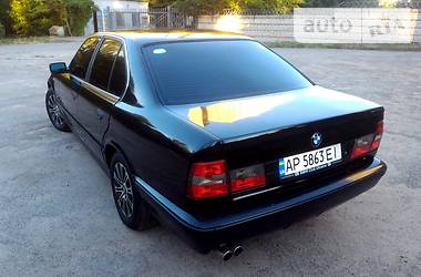 Седан BMW 5 Series 1993 в Запорожье
