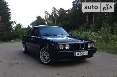 Седан BMW 5 Series 1989 в Червонограде