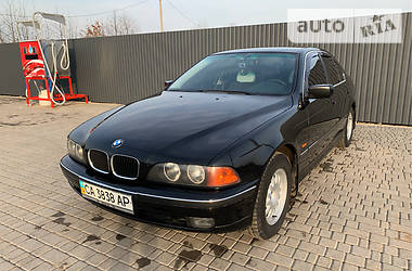 Седан BMW 5 Series 2000 в Умани