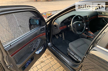 Седан BMW 5 Series 2000 в Умани