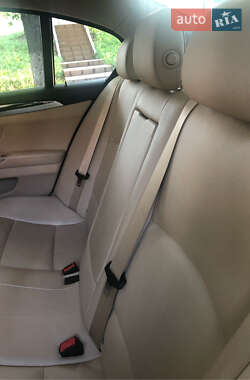 Седан BMW 5 Series 2013 в 