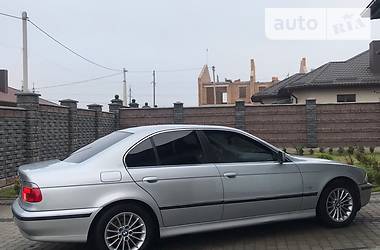 Седан BMW 5 Series 2000 в Ровно