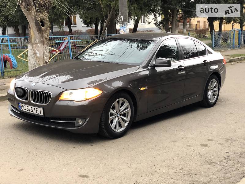 Седан BMW 5 Series 2011 в Самборі