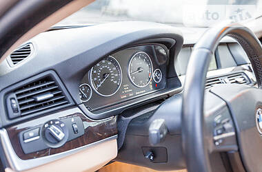 Седан BMW 5 Series 2012 в 