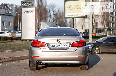 Седан BMW 5 Series 2012 в 