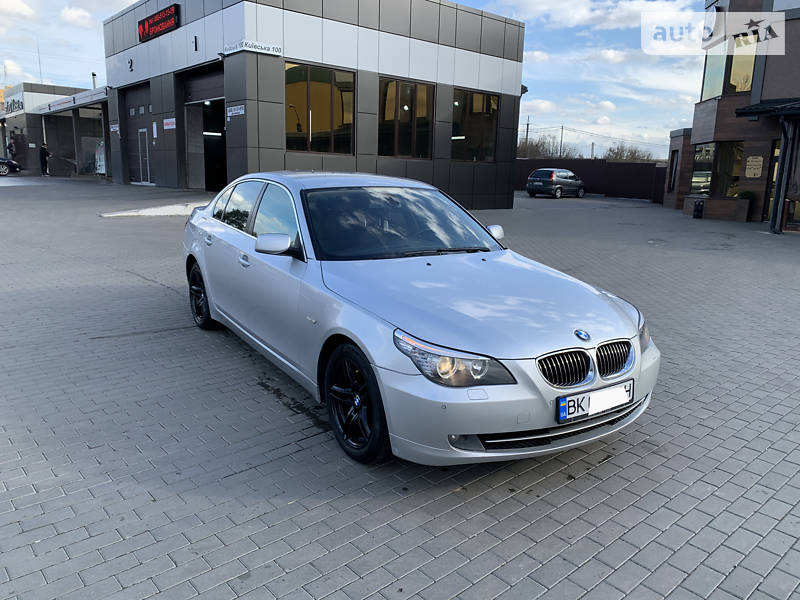 Седан BMW 5 Series 2009 в 