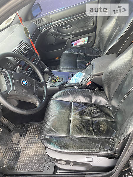 Седан BMW 5 Series 2001 в Хоролі