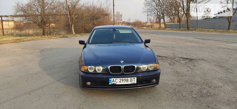 Седан BMW 5 Series 2002 в Нововолынске