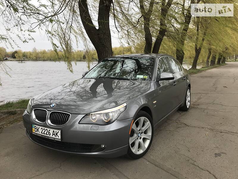 Седан BMW 5 Series 2009 в 