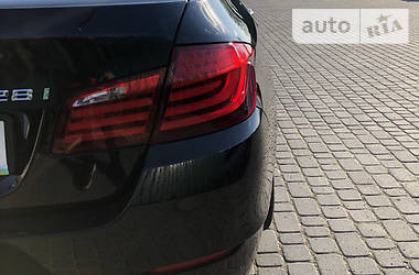 Седан BMW 5 Series 2012 в 