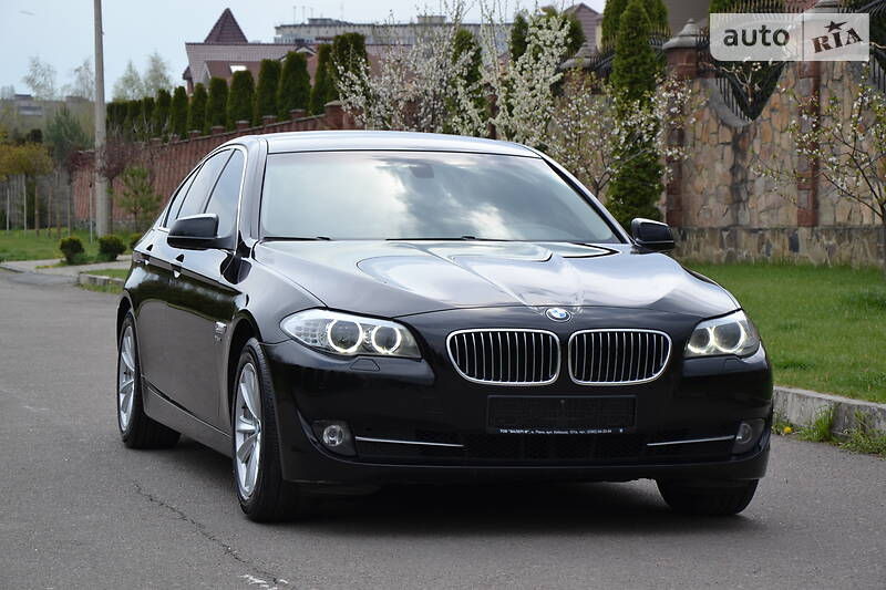 Седан BMW 5 Series 2012 в 
