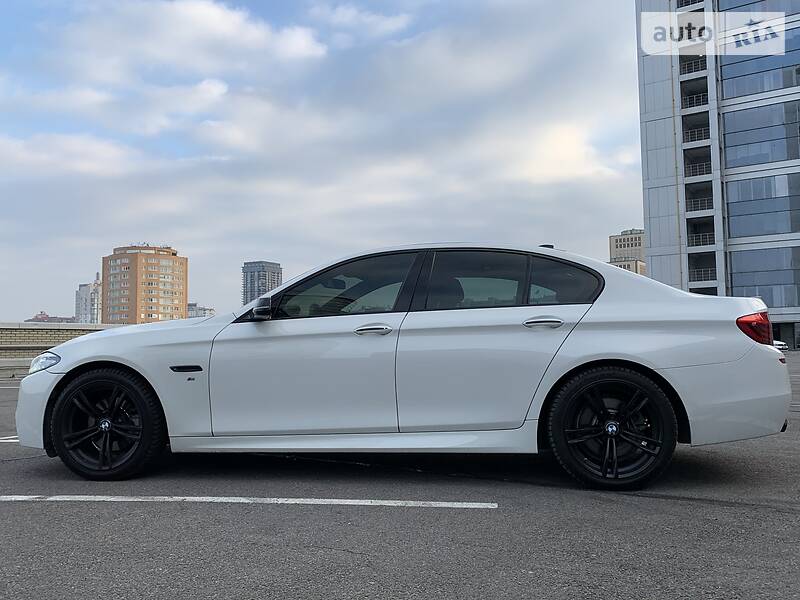Седан BMW 5 Series 2016 в Дніпрі