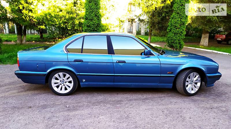 Седан BMW 5 Series 1994 в Дубні