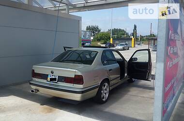 Седан BMW 5 Series 1988 в Ужгороді