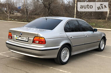 Седан BMW 5 Series 2000 в 