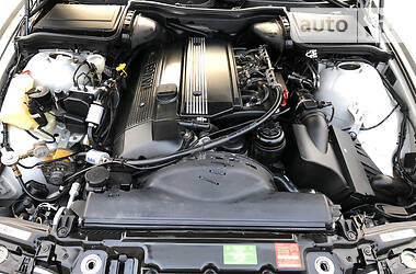 Седан BMW 5 Series 2000 в 