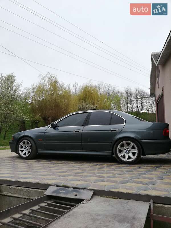 Седан BMW 5 Series 2003 в Черновцах