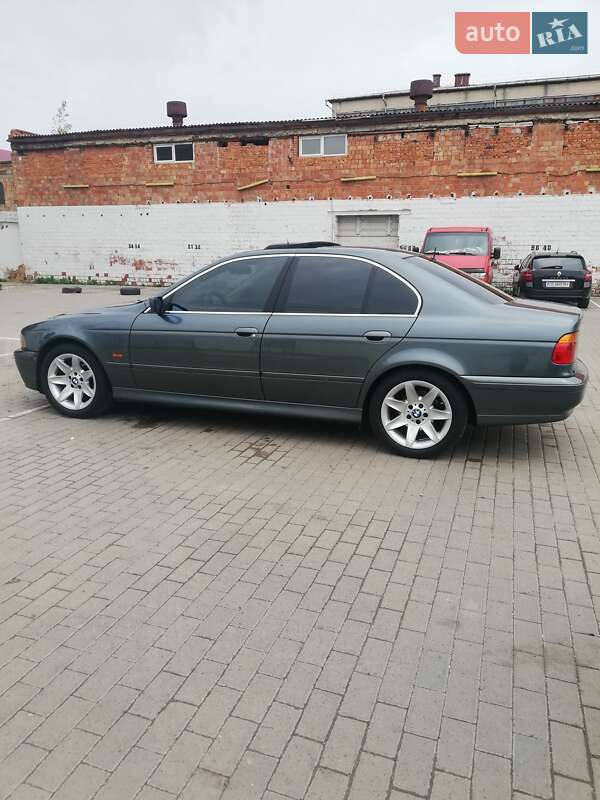 Седан BMW 5 Series 2003 в Черновцах