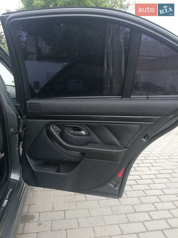Седан BMW 5 Series 2003 в Черновцах