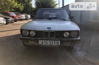 Седан BMW 5 Series 1985 в 