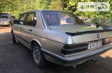 Седан BMW 5 Series 1985 в 