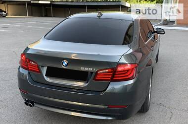 Седан BMW 5 Series 2013 в Новомосковську