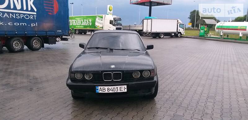 Седан BMW 5 Series 1988 в Хмельницком